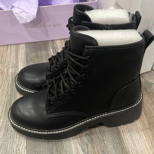 black boots size 9